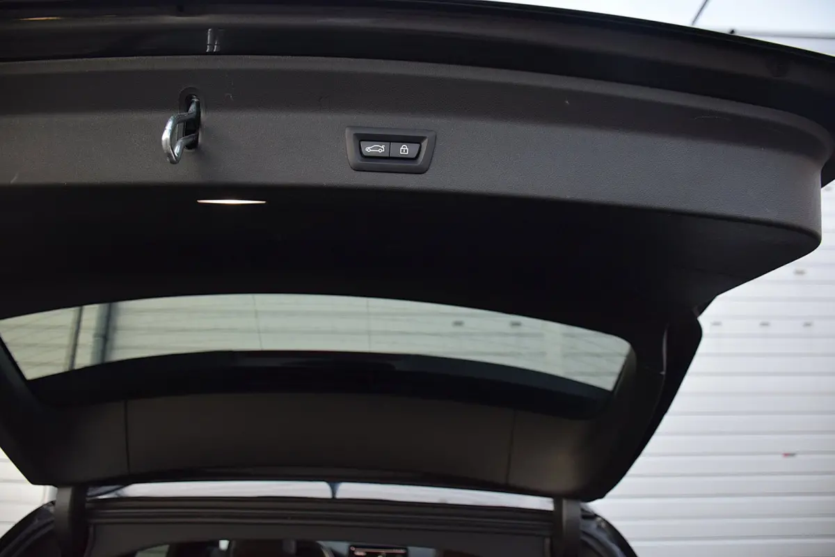 High Executive 80 kWh*M-Pakket*Pano*Head-up*360Cam*Trekhaak*Enz