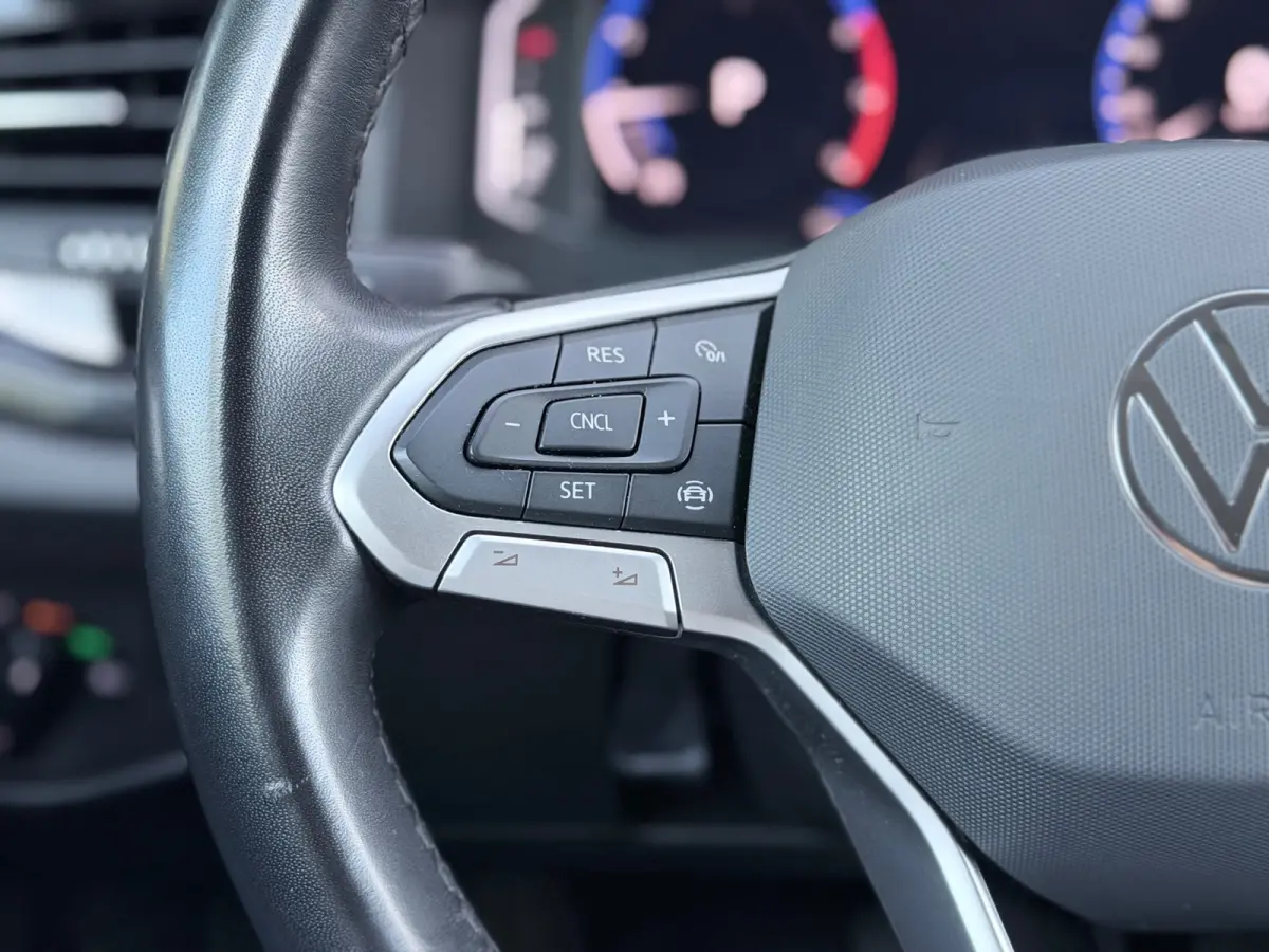 1.0 TSI Life Business Keyless/AppleCarPlay
