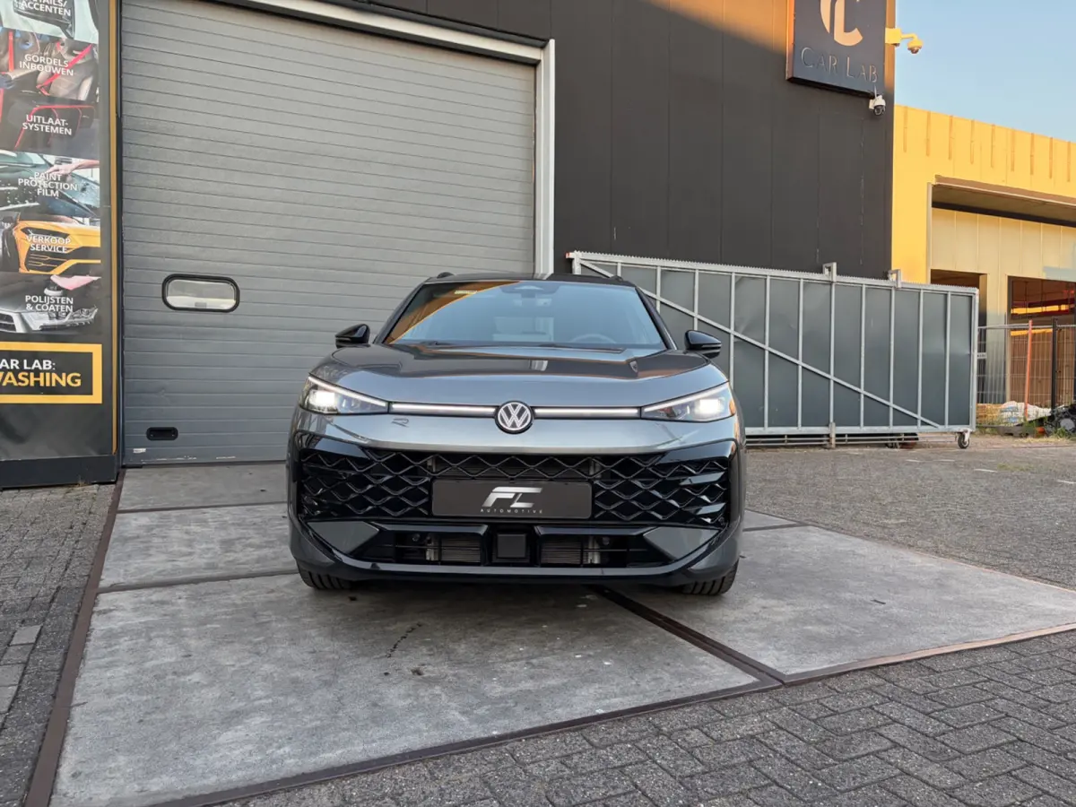 1.5 eTsi R-Line First Edition | Nieuw model | 360 | CarPlay |Pano