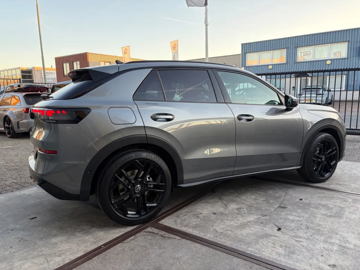 1.5 eTsi R-Line First Edition | Nieuw model | 360 | CarPlay |Pano