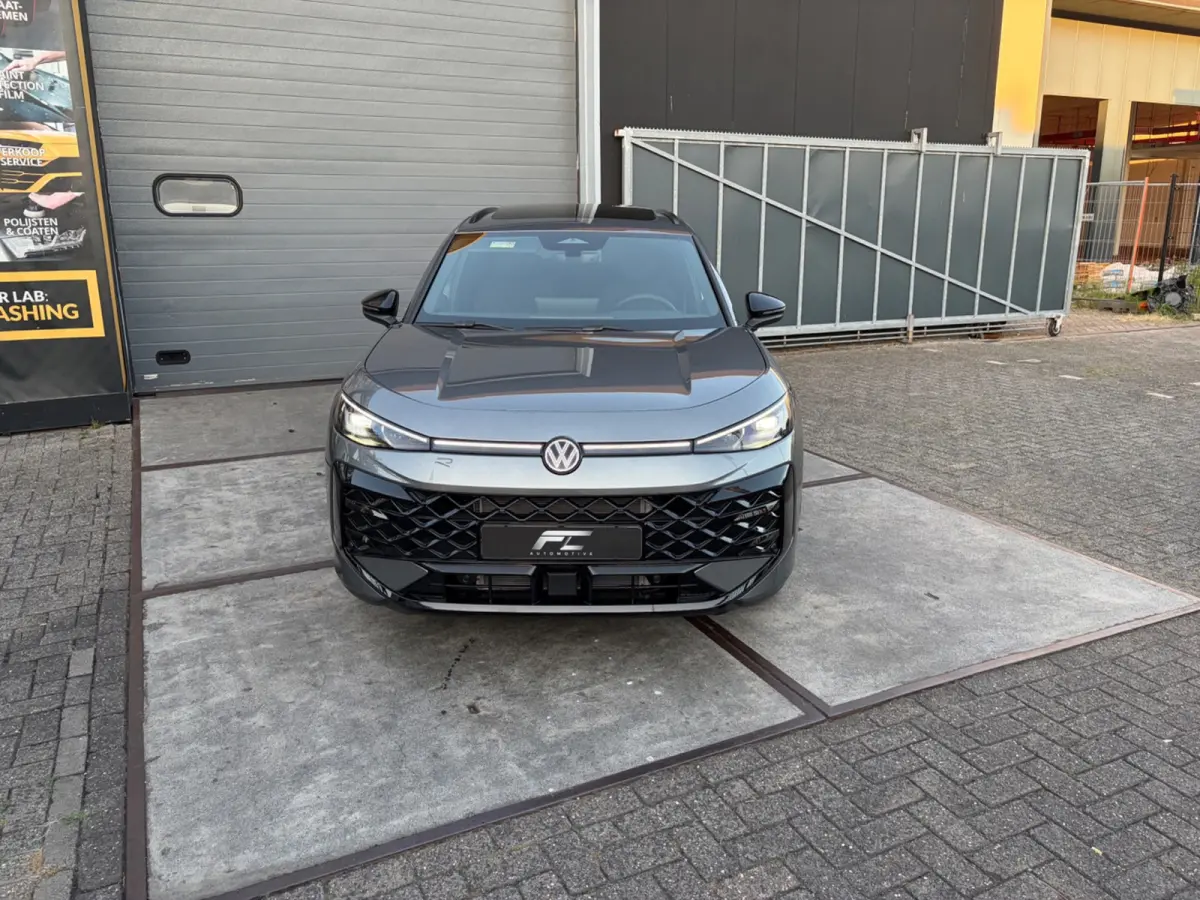 1.5 eTsi R-Line First Edition | Nieuw model | 360 | CarPlay |Pano