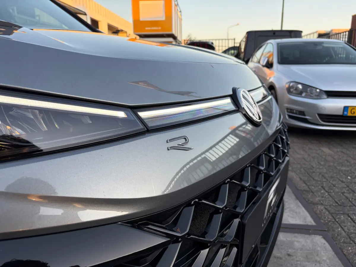 1.5 eTsi R-Line First Edition | Nieuw model | 360 | CarPlay |Pano