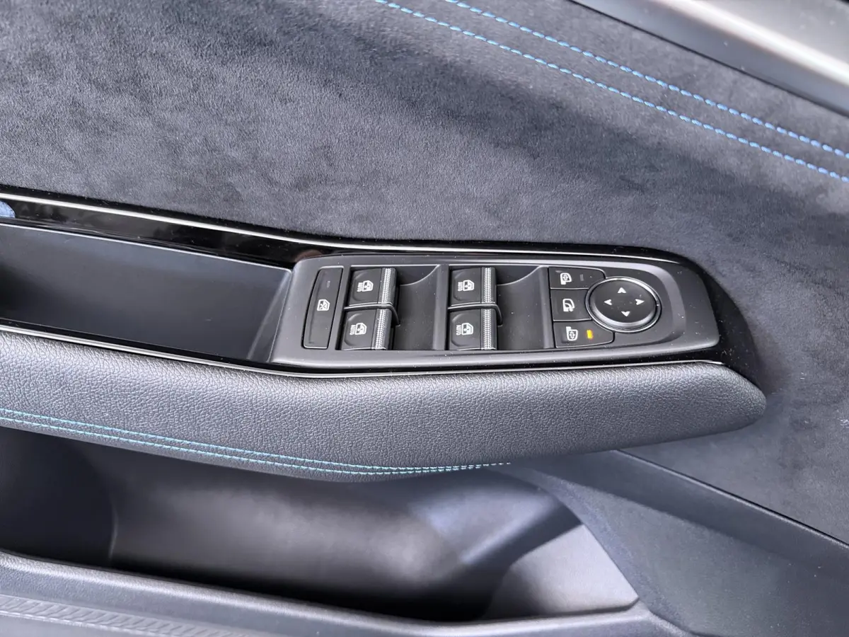 esprit Alpine full hybrid E-Tech 200 | Pack privilège |