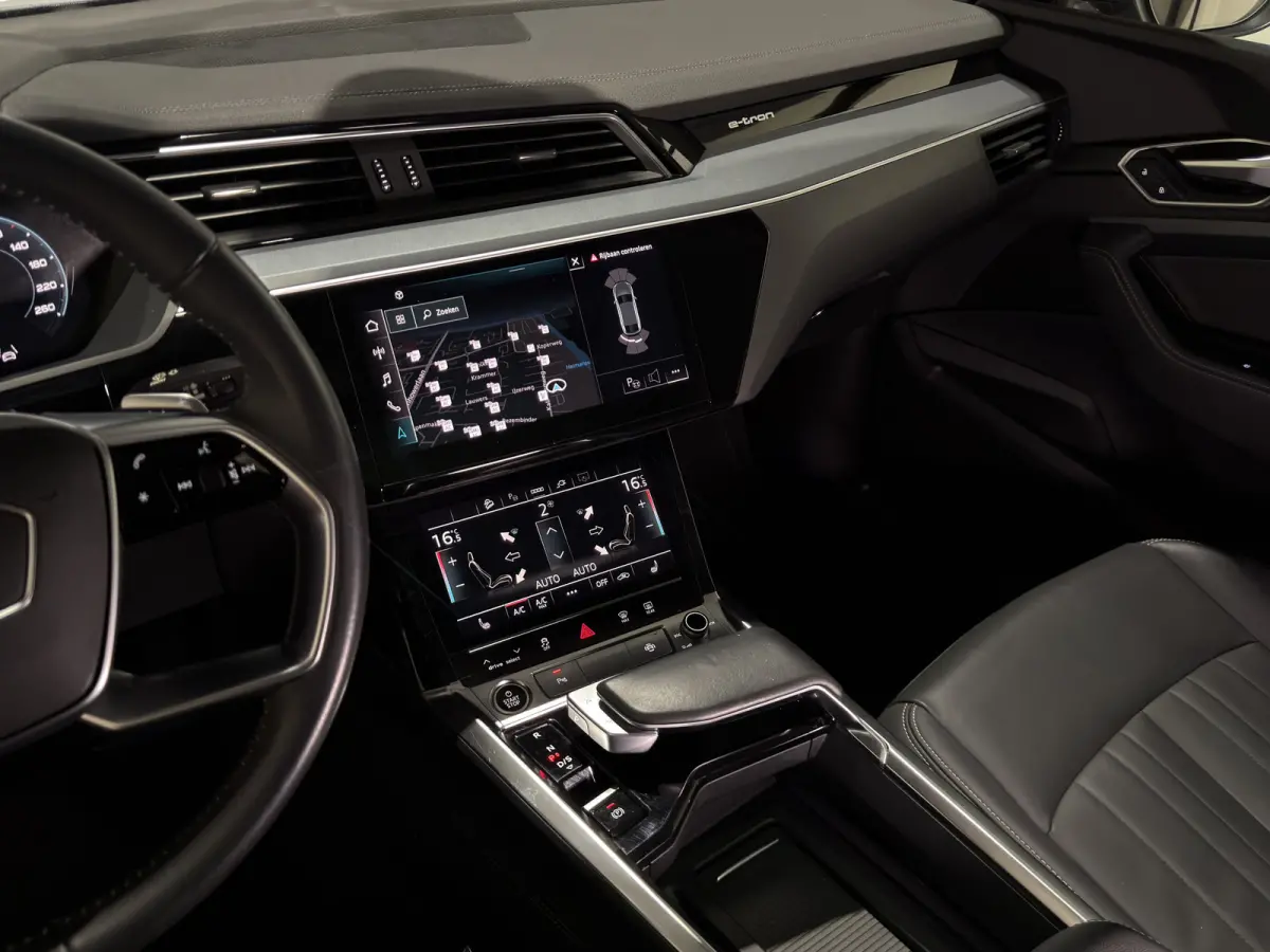 55 quattro Business edition Plus 95 kWh | SOH 92,3 % | Leder interieur | Pano dak | Trekhaak