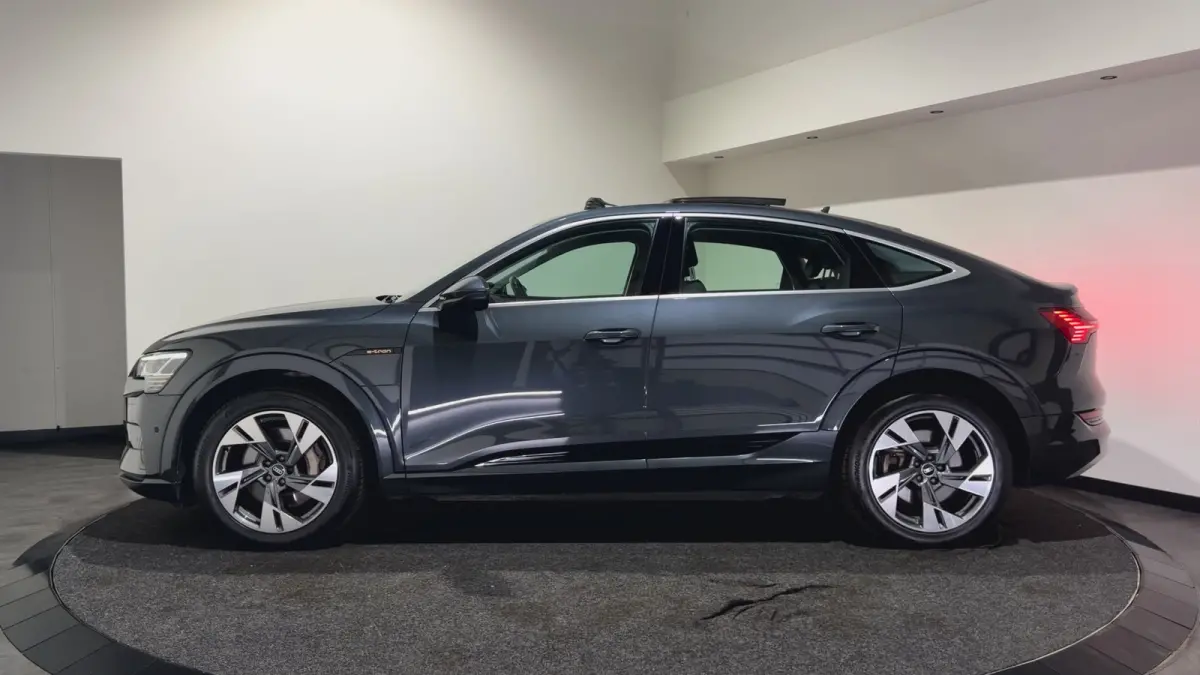 55 quattro Business edition Plus 95 kWh | SOH 92,3 % | Leder interieur | Pano dak | Trekhaak
