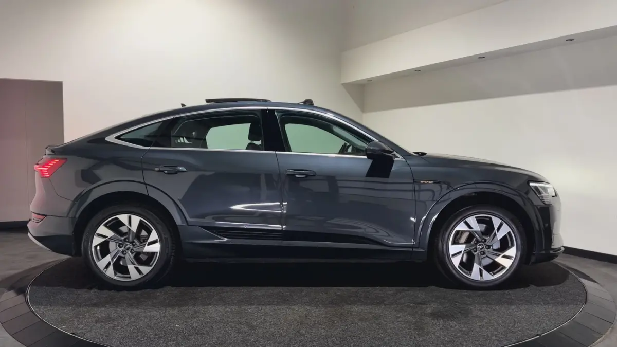55 quattro Business edition Plus 95 kWh | SOH 92,3 % | Leder interieur | Pano dak | Trekhaak