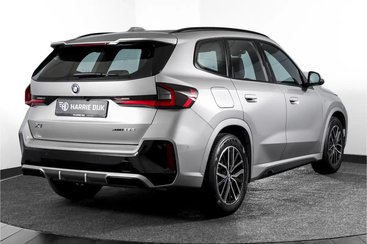 xDrive25e 245 PK M-Sport | Premium Pack | Cruise | Dig. Cockpit | Stoelverw. | PDC | Camera | NAV+App. Connect | ECC | Elek. Klep | LM 18" | 9072