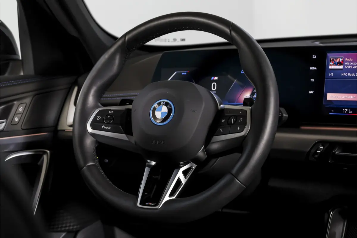 xDrive25e 245 PK M-Sport | Premium Pack | Cruise | Dig. Cockpit | Stoelverw. | PDC | Camera | NAV+App. Connect | ECC | Elek. Klep | LM 18" | 9072