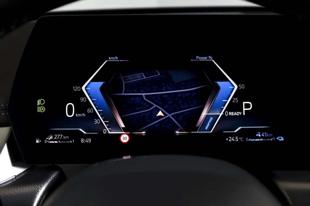 xDrive25e 245 PK M-Sport | Premium Pack | Cruise | Dig. Cockpit | Stoelverw. | PDC | Camera | NAV+App. Connect | ECC | Elek. Klep | LM 18" | 9072