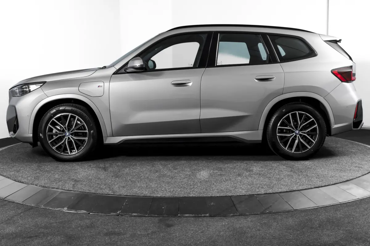 xDrive25e 245 PK M-Sport | Premium Pack | Cruise | Dig. Cockpit | Stoelverw. | PDC | Camera | NAV+App. Connect | ECC | Elek. Klep | LM 18" | 9072