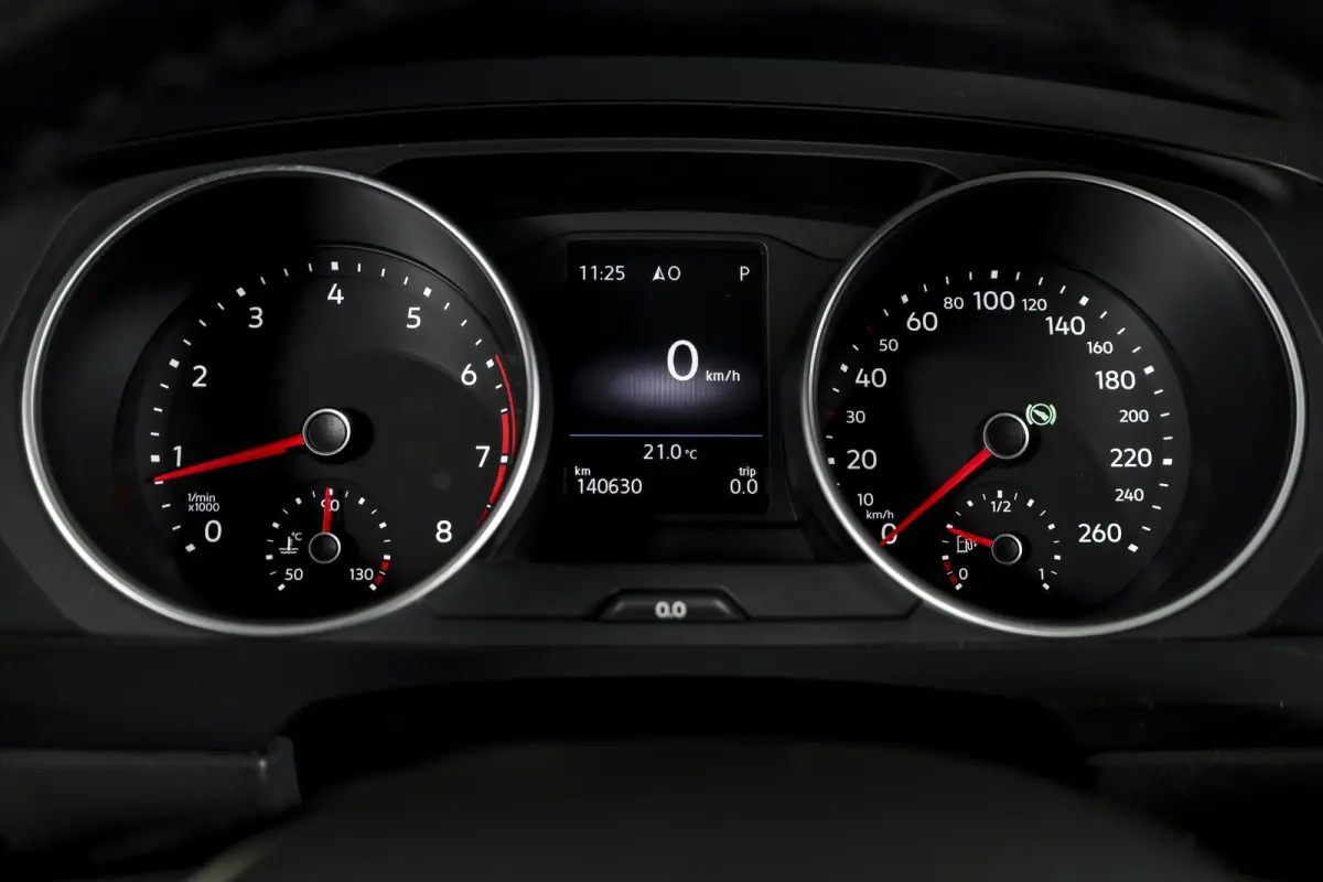 2.0 TSI 4Motion Highline Business R 180 PK | R-Line | Elek. Trekhaak | Adapt. Cruise | Stoel-+Bankverw. | PDC | Camera | NAV + App. Connect | ECC | Elek. Klep | LM 19" |