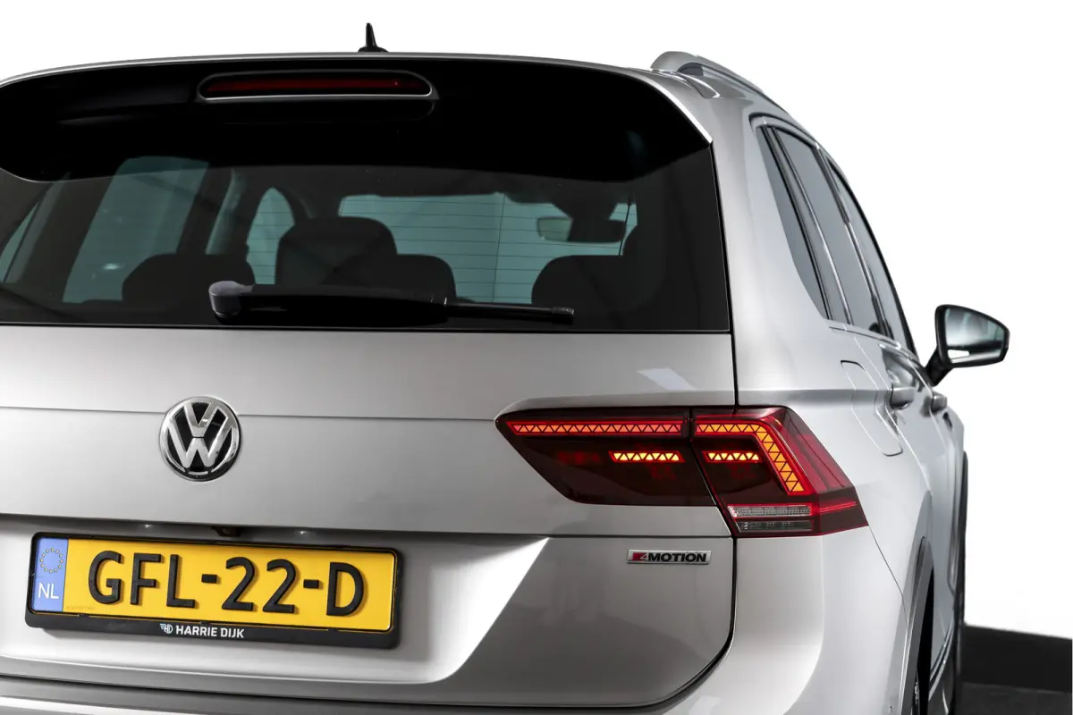 2.0 TSI 4Motion Highline Business R 180 PK | R-Line | Elek. Trekhaak | Adapt. Cruise | Stoel-+Bankverw. | PDC | Camera | NAV + App. Connect | ECC | Elek. Klep | LM 19" |
