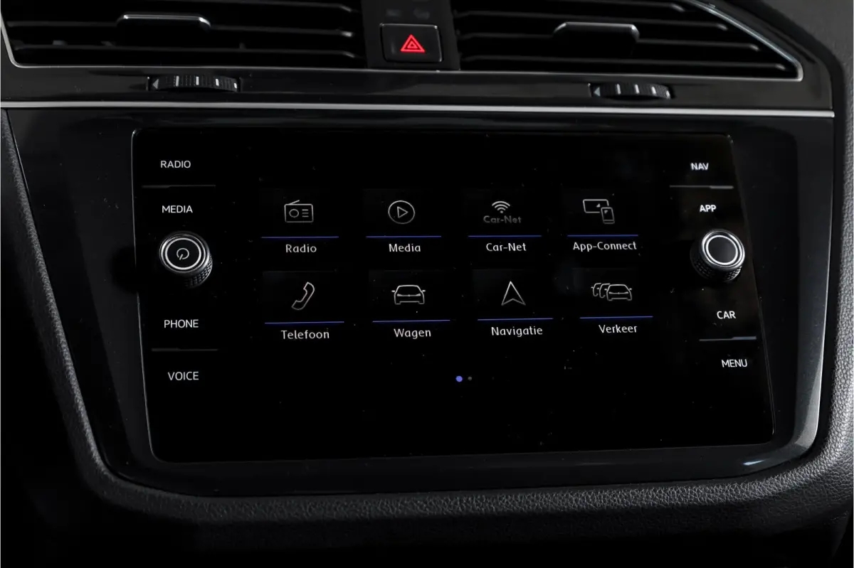 2.0 TSI 4Motion Highline Business R 180 PK | R-Line | Elek. Trekhaak | Adapt. Cruise | Stoel-+Bankverw. | PDC | Camera | NAV + App. Connect | ECC | Elek. Klep | LM 19" |
