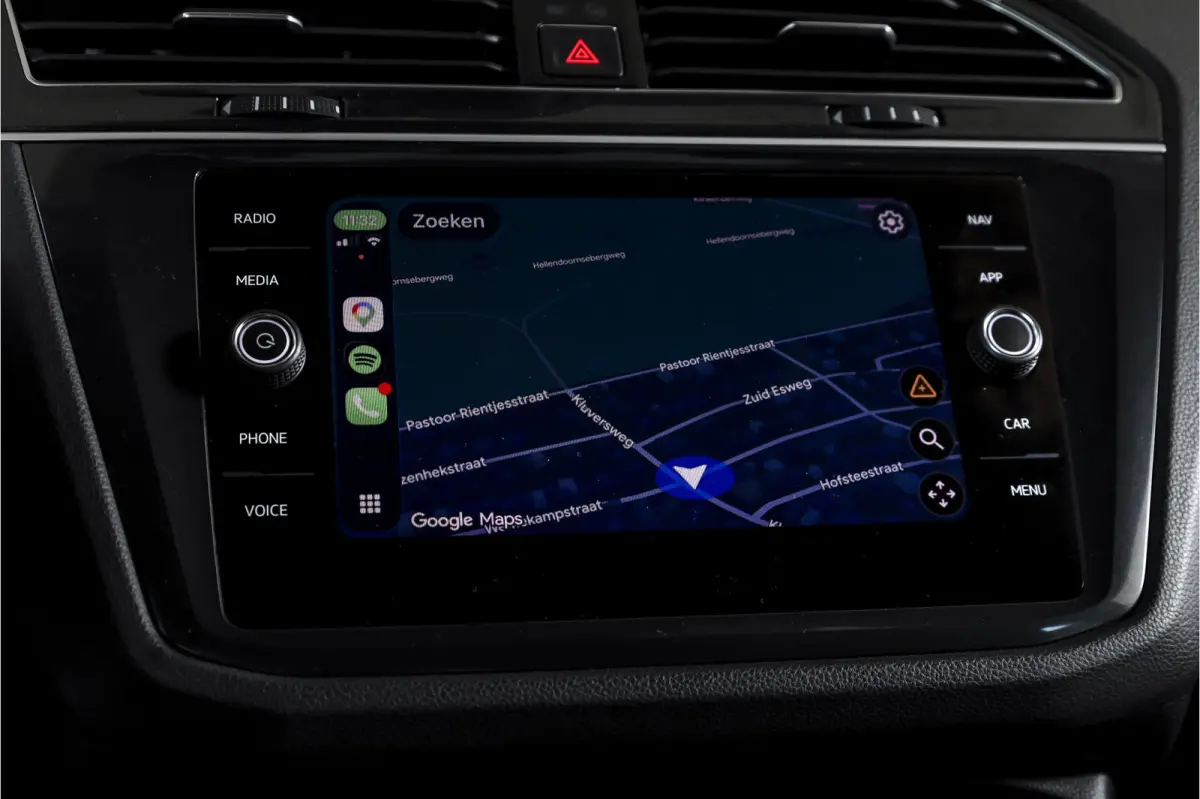 2.0 TSI 4Motion Highline Business R 180 PK | R-Line | Elek. Trekhaak | Adapt. Cruise | Stoel-+Bankverw. | PDC | Camera | NAV + App. Connect | ECC | Elek. Klep | LM 19" |