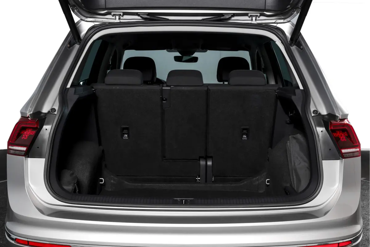 2.0 TSI 4Motion Highline Business R 180 PK | R-Line | Elek. Trekhaak | Adapt. Cruise | Stoel-+Bankverw. | PDC | Camera | NAV + App. Connect | ECC | Elek. Klep | LM 19" |