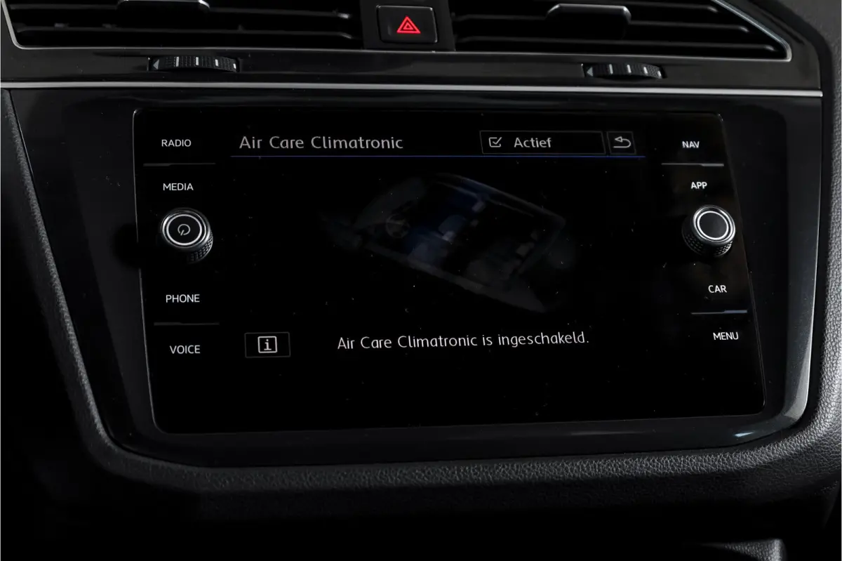 2.0 TSI 4Motion Highline Business R 180 PK | R-Line | Elek. Trekhaak | Adapt. Cruise | Stoel-+Bankverw. | PDC | Camera | NAV + App. Connect | ECC | Elek. Klep | LM 19" |