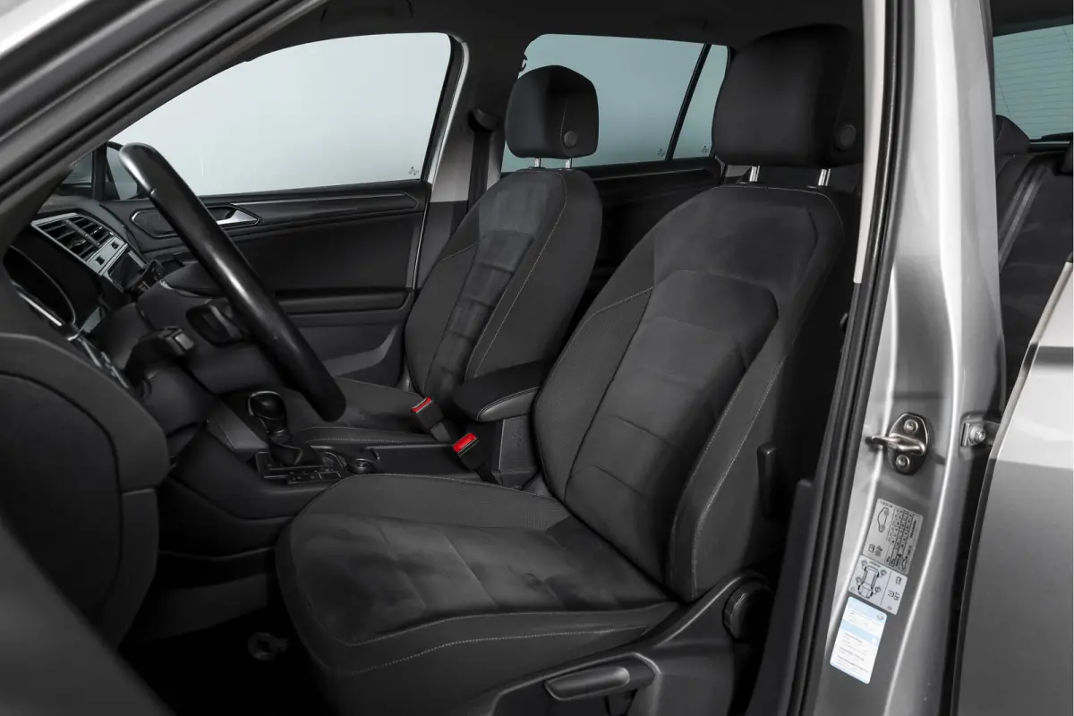 2.0 TSI 4Motion Highline Business R 180 PK | R-Line | Elek. Trekhaak | Adapt. Cruise | Stoel-+Bankverw. | PDC | Camera | NAV + App. Connect | ECC | Elek. Klep | LM 19" |
