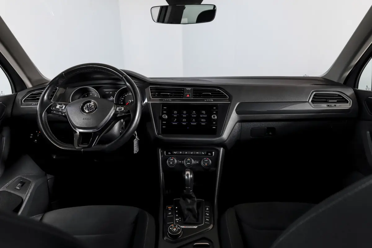 2.0 TSI 4Motion Highline Business R 180 PK | R-Line | Elek. Trekhaak | Adapt. Cruise | Stoel-+Bankverw. | PDC | Camera | NAV + App. Connect | ECC | Elek. Klep | LM 19" |
