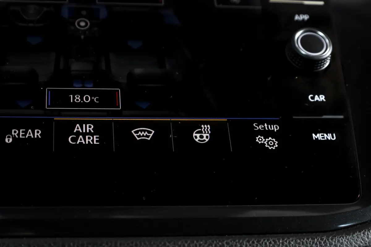 2.0 TSI 4Motion Highline Business R 180 PK | R-Line | Elek. Trekhaak | Adapt. Cruise | Stoel-+Bankverw. | PDC | Camera | NAV + App. Connect | ECC | Elek. Klep | LM 19" |
