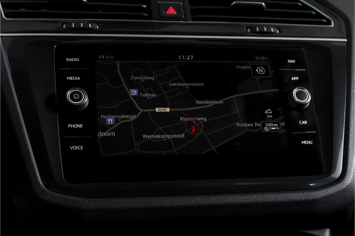 2.0 TSI 4Motion Highline Business R 180 PK | R-Line | Elek. Trekhaak | Adapt. Cruise | Stoel-+Bankverw. | PDC | Camera | NAV + App. Connect | ECC | Elek. Klep | LM 19" |
