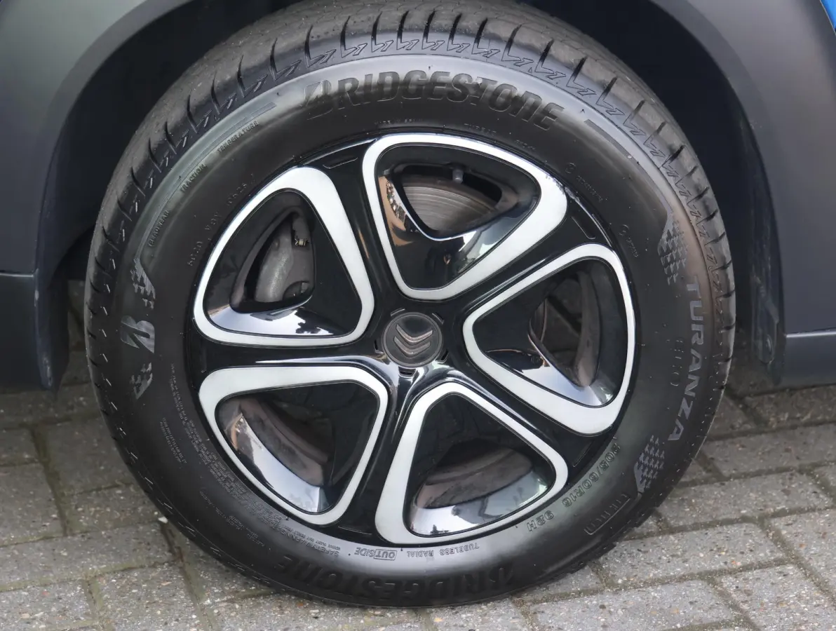 1.2 PureTech S&S Feel 1ste Eigenaar | Navigatie | LED | Parkeersensor achter | Apple Carplay & Android Auto | DAB