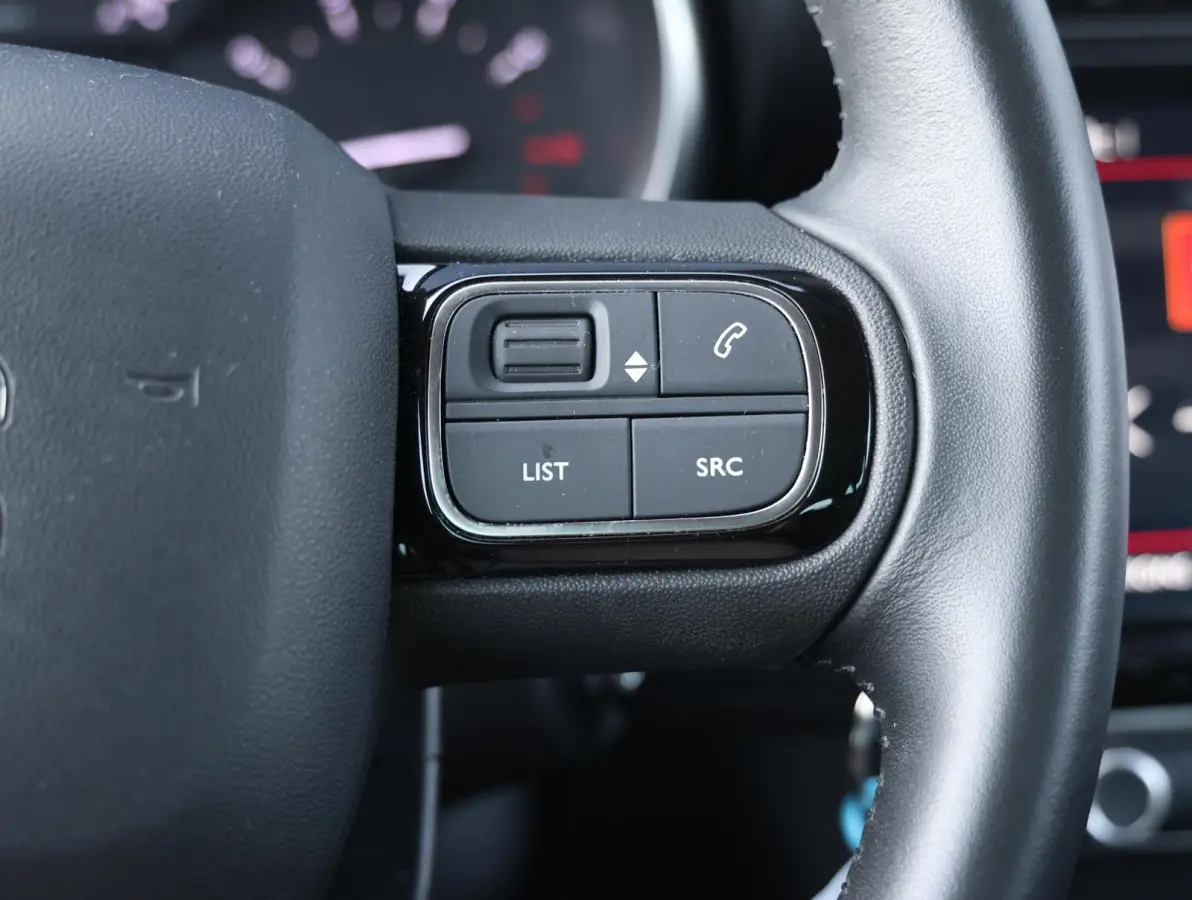 1.2 PureTech S&S Feel 1ste Eigenaar | Navigatie | LED | Parkeersensor achter | Apple Carplay & Android Auto | DAB