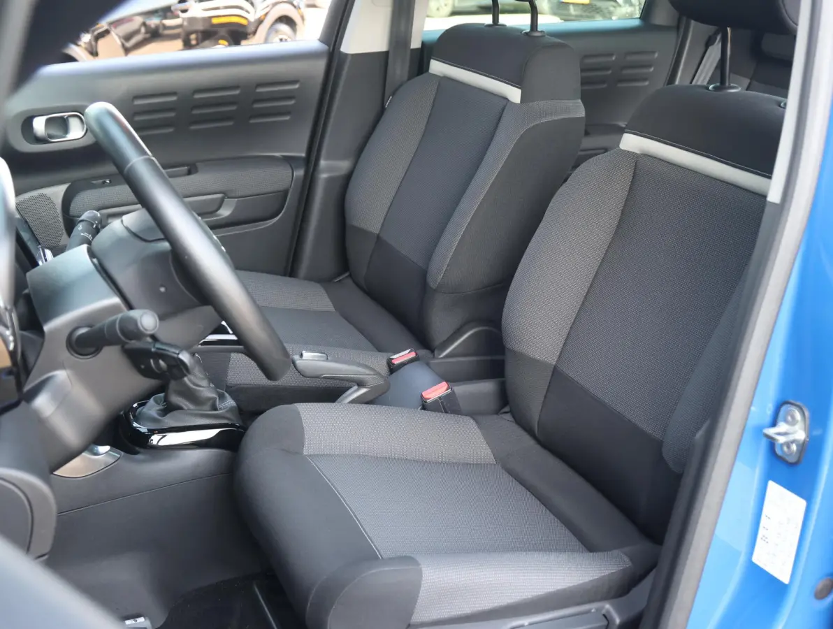 1.2 PureTech S&S Feel 1ste Eigenaar | Navigatie | LED | Parkeersensor achter | Apple Carplay & Android Auto | DAB