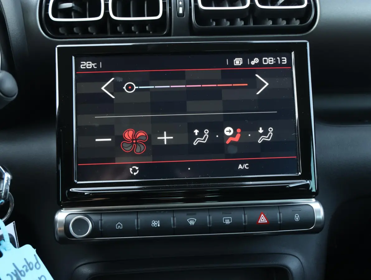 1.2 PureTech S&S Feel 1ste Eigenaar | Navigatie | LED | Parkeersensor achter | Apple Carplay & Android Auto | DAB