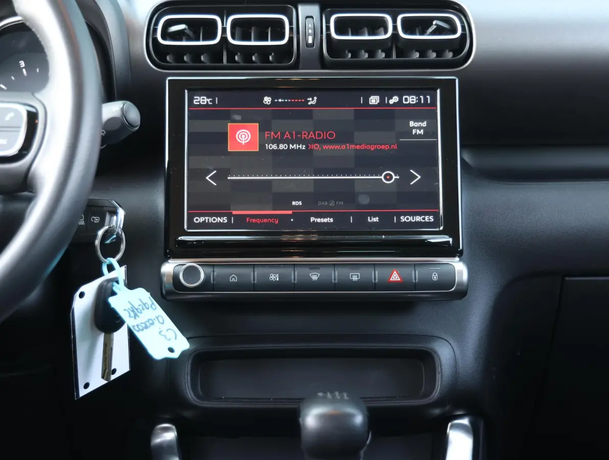 1.2 PureTech S&S Feel 1ste Eigenaar | Navigatie | LED | Parkeersensor achter | Apple Carplay & Android Auto | DAB