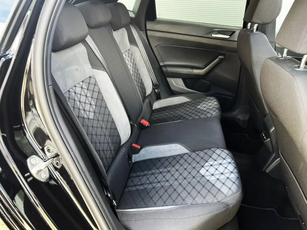1.0 TSI 95pk R-Line | Panoramadak | Navigatie | IQ Light