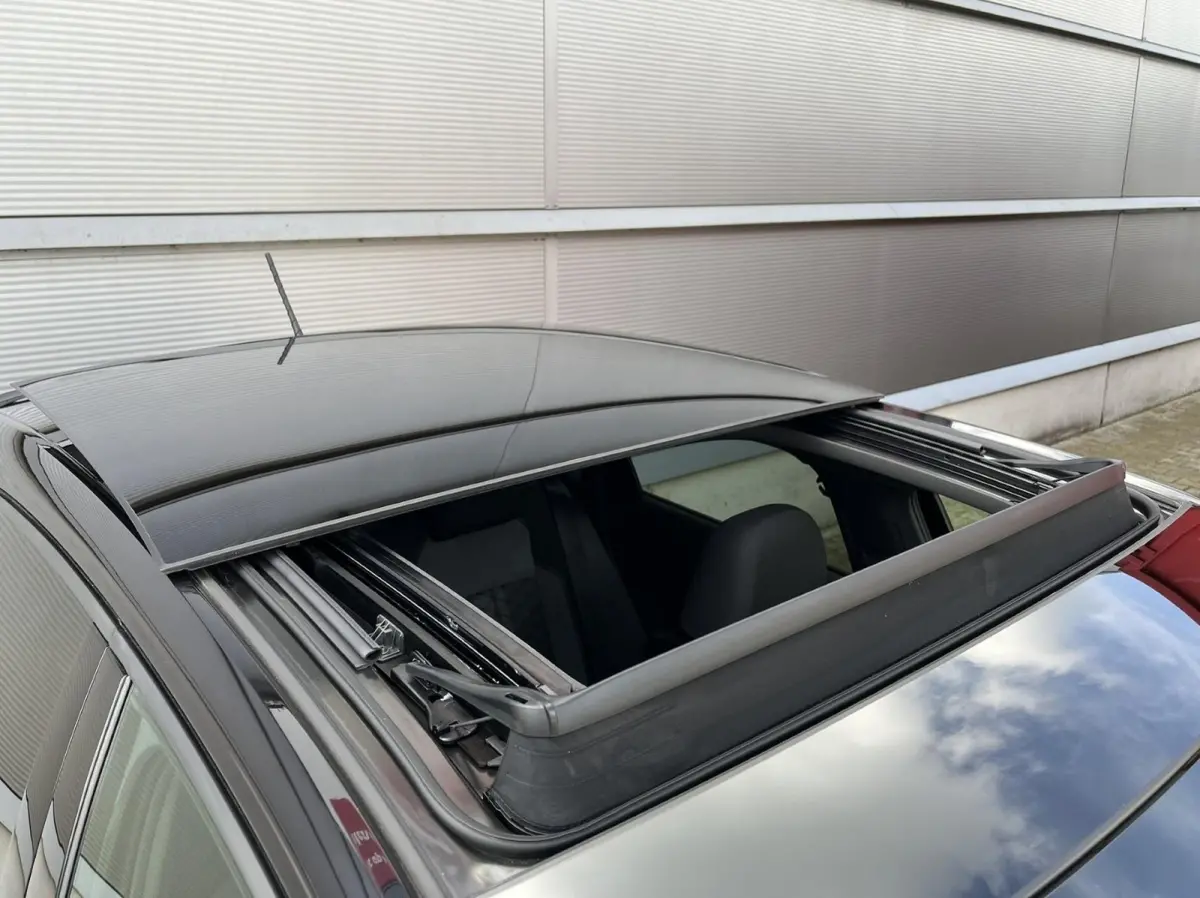 1.0 TSI 95pk R-Line | Panoramadak | Navigatie | IQ Light