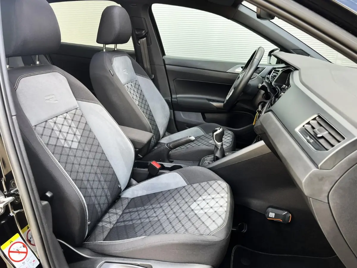 1.0 TSI 95pk R-Line | Panoramadak | Navigatie | IQ Light