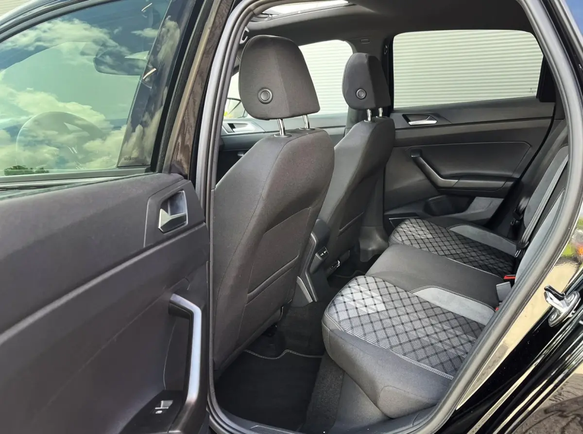 1.0 TSI 95pk R-Line | Panoramadak | Navigatie | IQ Light