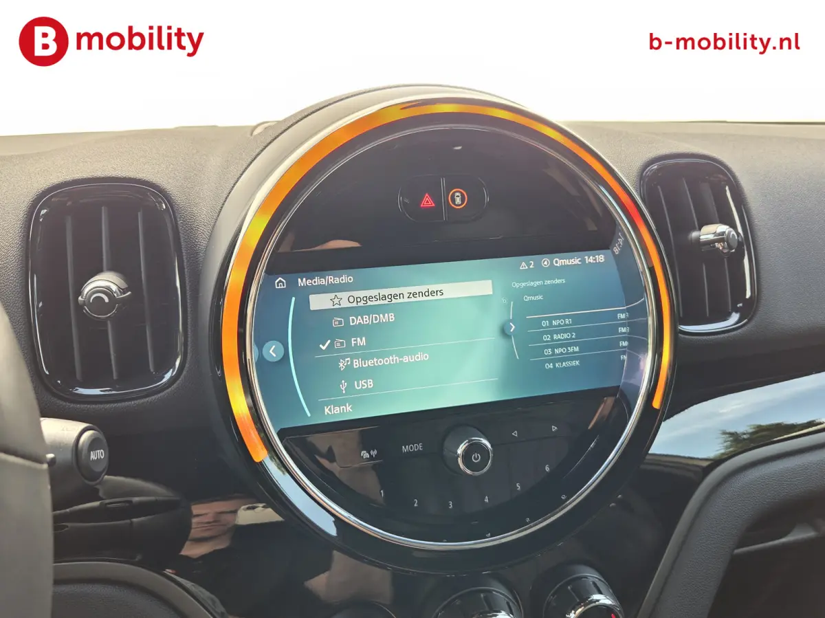 1.5 Cooper John Cooper Works Trekhaak 1500kg NL Auto! | Leer | Achteruitrijcamera | Elektrische Stoelen | DAB Audio