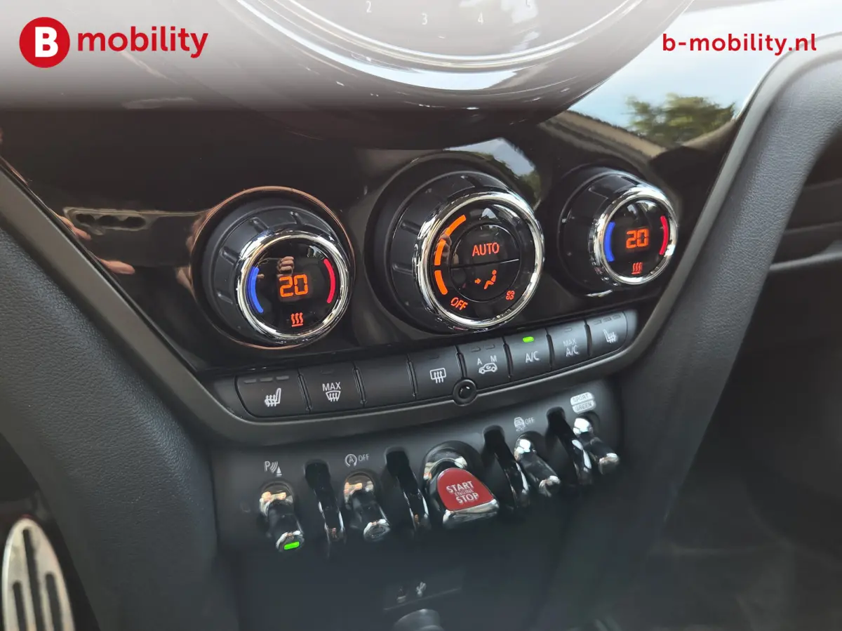 1.5 Cooper John Cooper Works Trekhaak 1500kg NL Auto! | Leer | Achteruitrijcamera | Elektrische Stoelen | DAB Audio