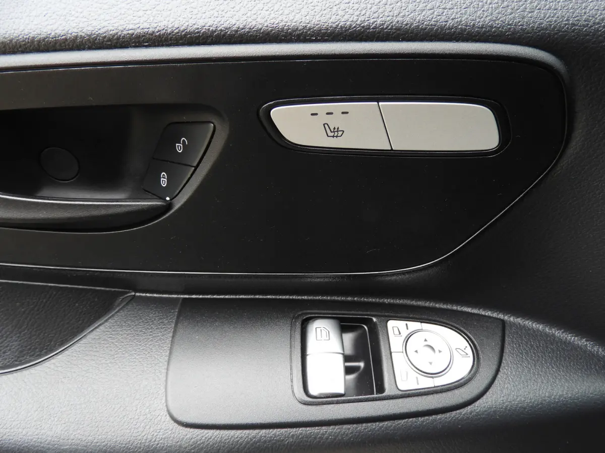 119 CDI Lang DC AUT | 2.5t TREKHAAK | 2X SCHUIFDEUR | LEDER | DISTRONIC | LED