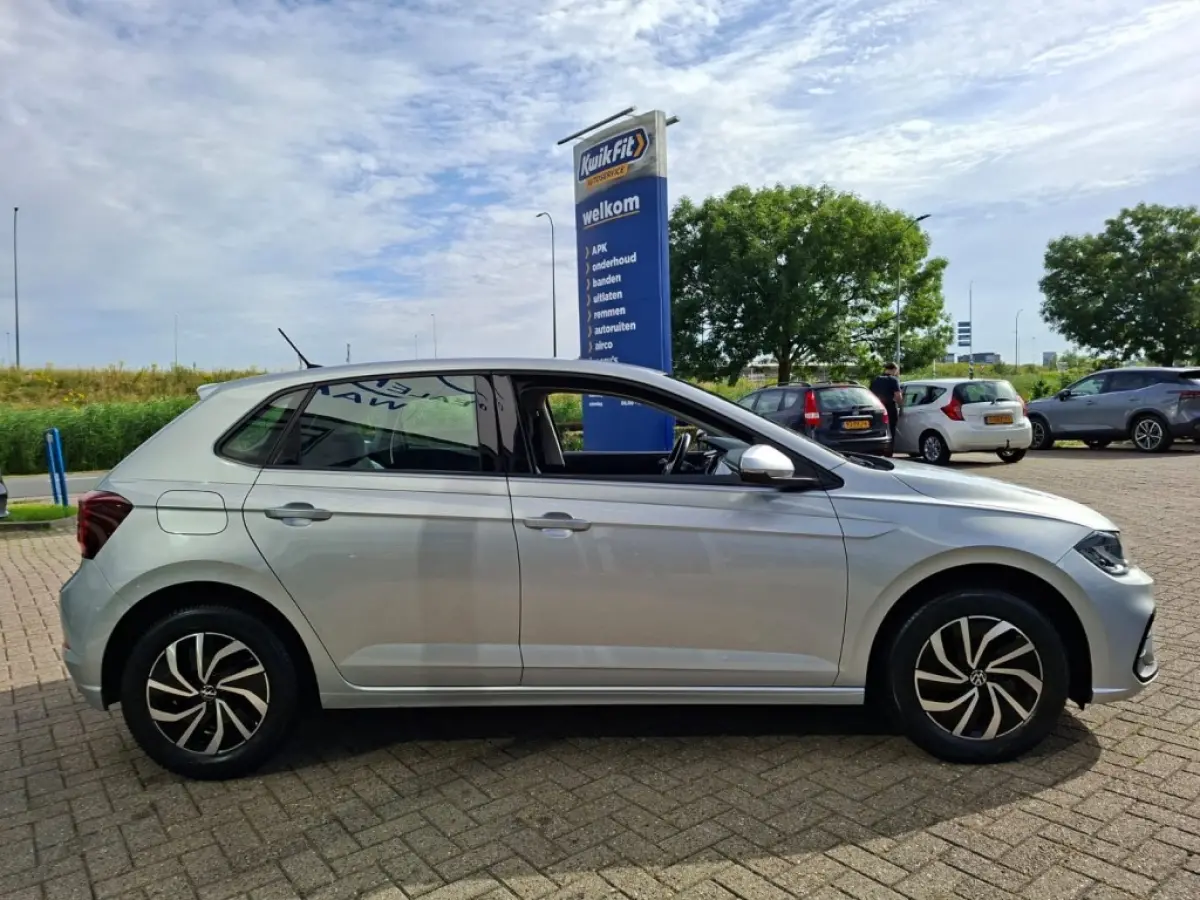 1.0 TSI 95PK LIFE AIRCO LMV CARPLAY PDC-CAMERA