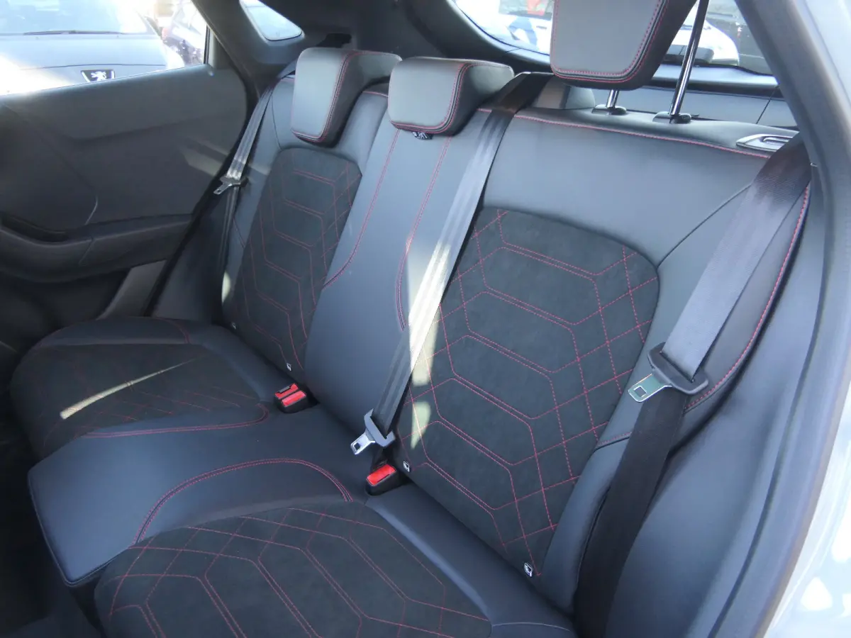 1.0 EcoBoost ST-Line X | Panoramadak | 19 Inch | Winterpack | Adaptive Cruise | Matrix-LED