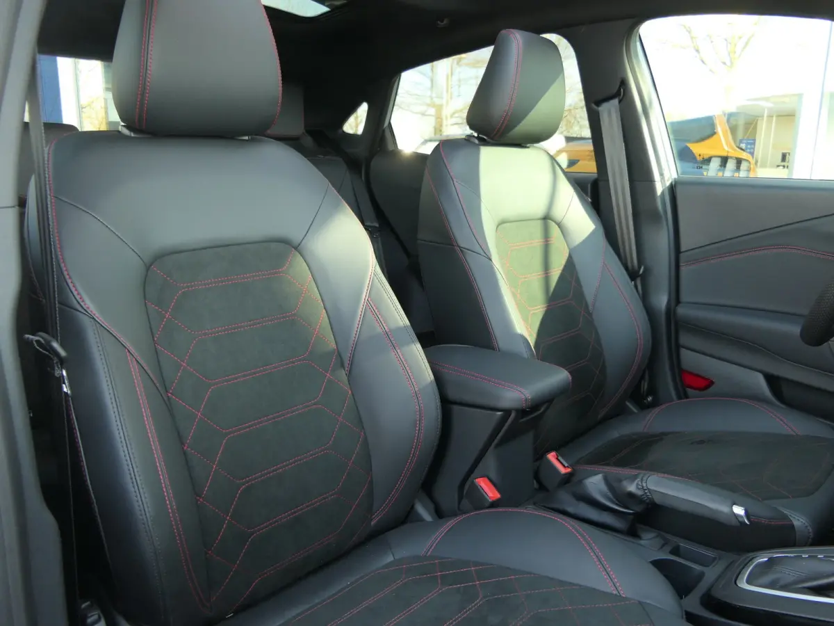 1.0 EcoBoost ST-Line X | Panoramadak | 19 Inch | Winterpack | Adaptive Cruise | Matrix-LED