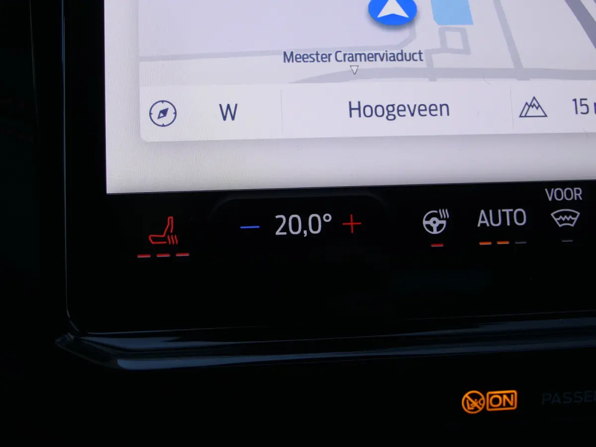 1.0 EcoBoost ST-Line X | Panoramadak | 19 Inch | Winterpack | Adaptive Cruise | Matrix-LED