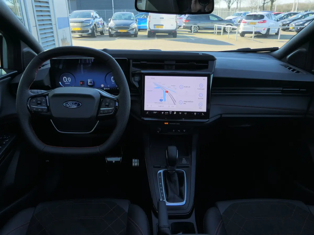 1.0 EcoBoost ST-Line X | Panoramadak | 19 Inch | Winterpack | Adaptive Cruise | Matrix-LED