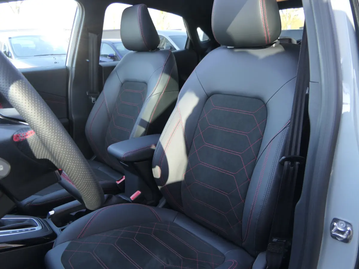 1.0 EcoBoost ST-Line X | Panoramadak | 19 Inch | Winterpack | Adaptive Cruise | Matrix-LED