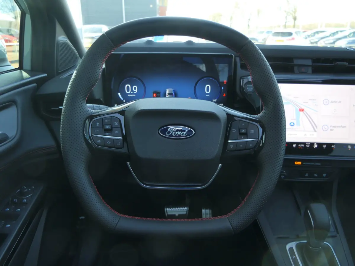 1.0 EcoBoost ST-Line X | Panoramadak | 19 Inch | Winterpack | Adaptive Cruise | Matrix-LED