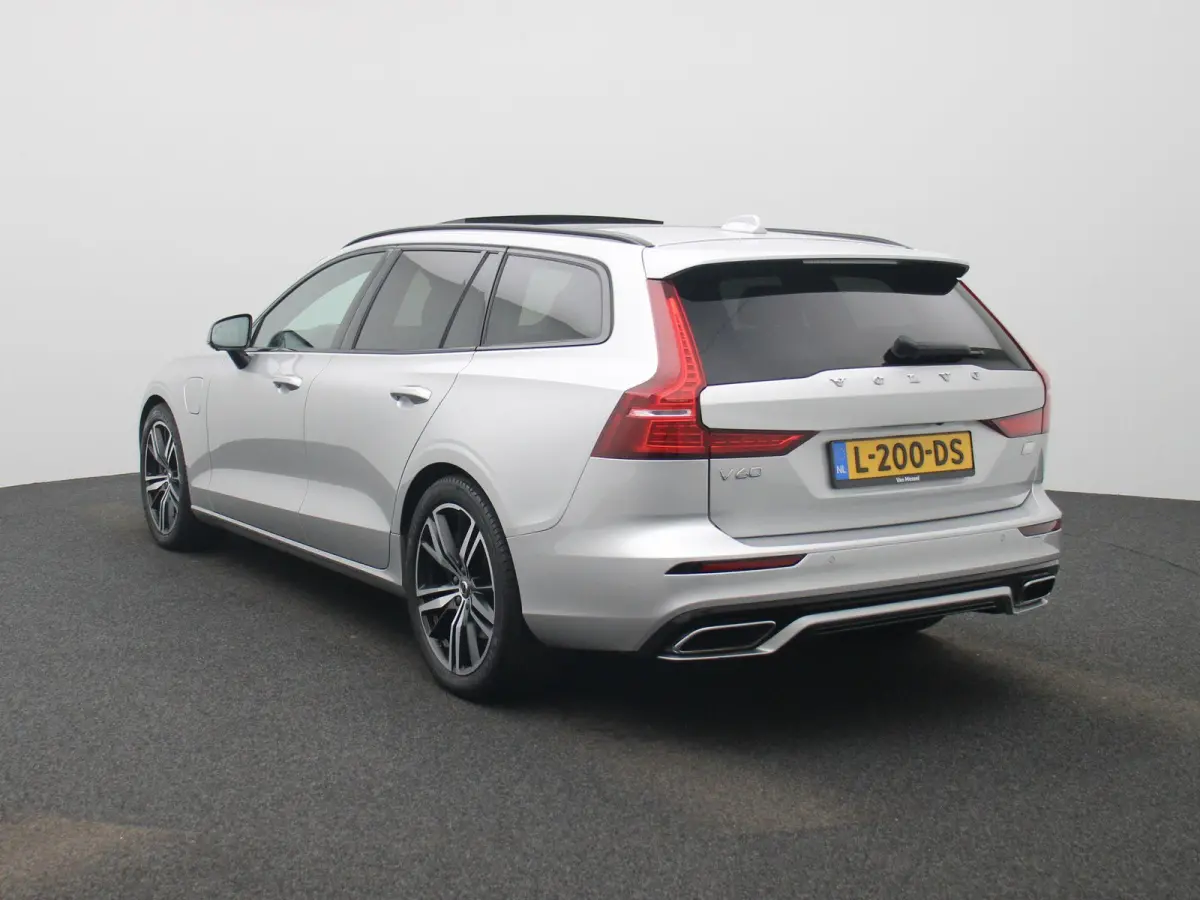 2.0 T6 Recharge AWD R-Design | PANORAMADAK | HEAD-UP DISPLAY | HARMAN KARDON | STOELVERWARMING | STUURVERWARMING | MEMORY STOELEN | 360 CAMERA | ELEKTRISCHE ACHTERKLEP |