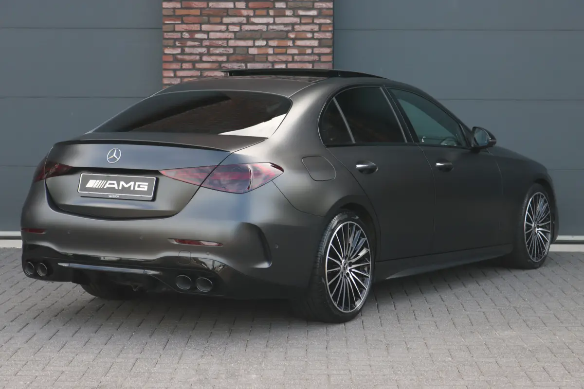 200 4MATIC Premium+ AMG Line | Distronic+ | Panoramadak | Burmester | Memory | Massage | Stoelventilatie | Surround Camara | Trekhaak | Digital Light | Keyless Go |