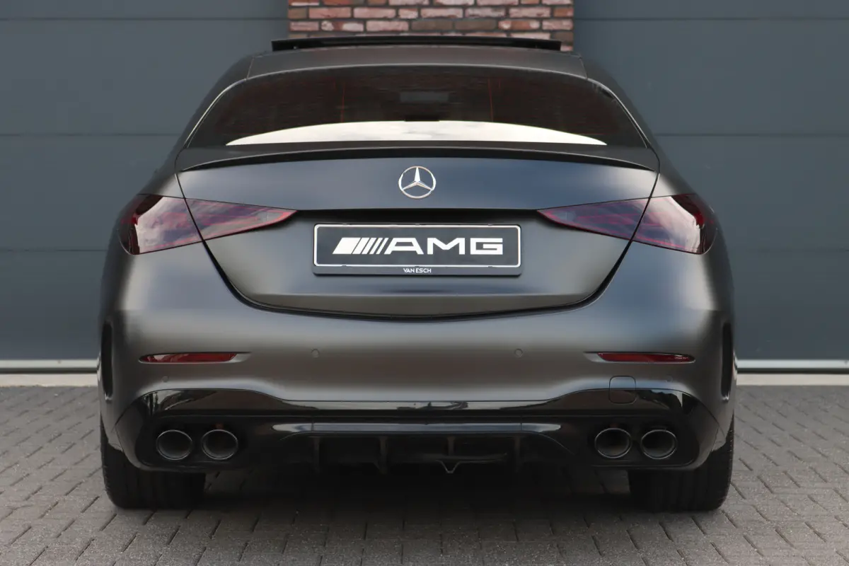 200 4MATIC Premium+ AMG Line | Distronic+ | Panoramadak | Burmester | Memory | Massage | Stoelventilatie | Surround Camara | Trekhaak | Digital Light | Keyless Go |