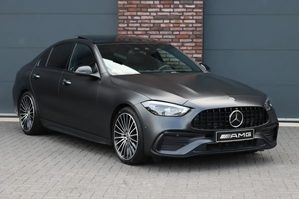 200 4MATIC Premium+ AMG Line | Distronic+ | Panoramadak | Burmester | Memory | Massage | Stoelventilatie | Surround Camara | Trekhaak | Digital Light | Keyless Go |