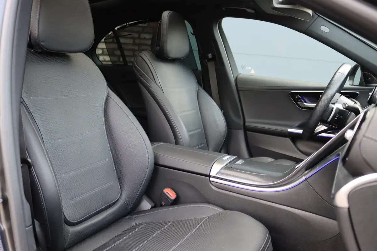 200 4MATIC Premium+ AMG Line | Distronic+ | Panoramadak | Burmester | Memory | Massage | Stoelventilatie | Surround Camara | Trekhaak | Digital Light | Keyless Go |