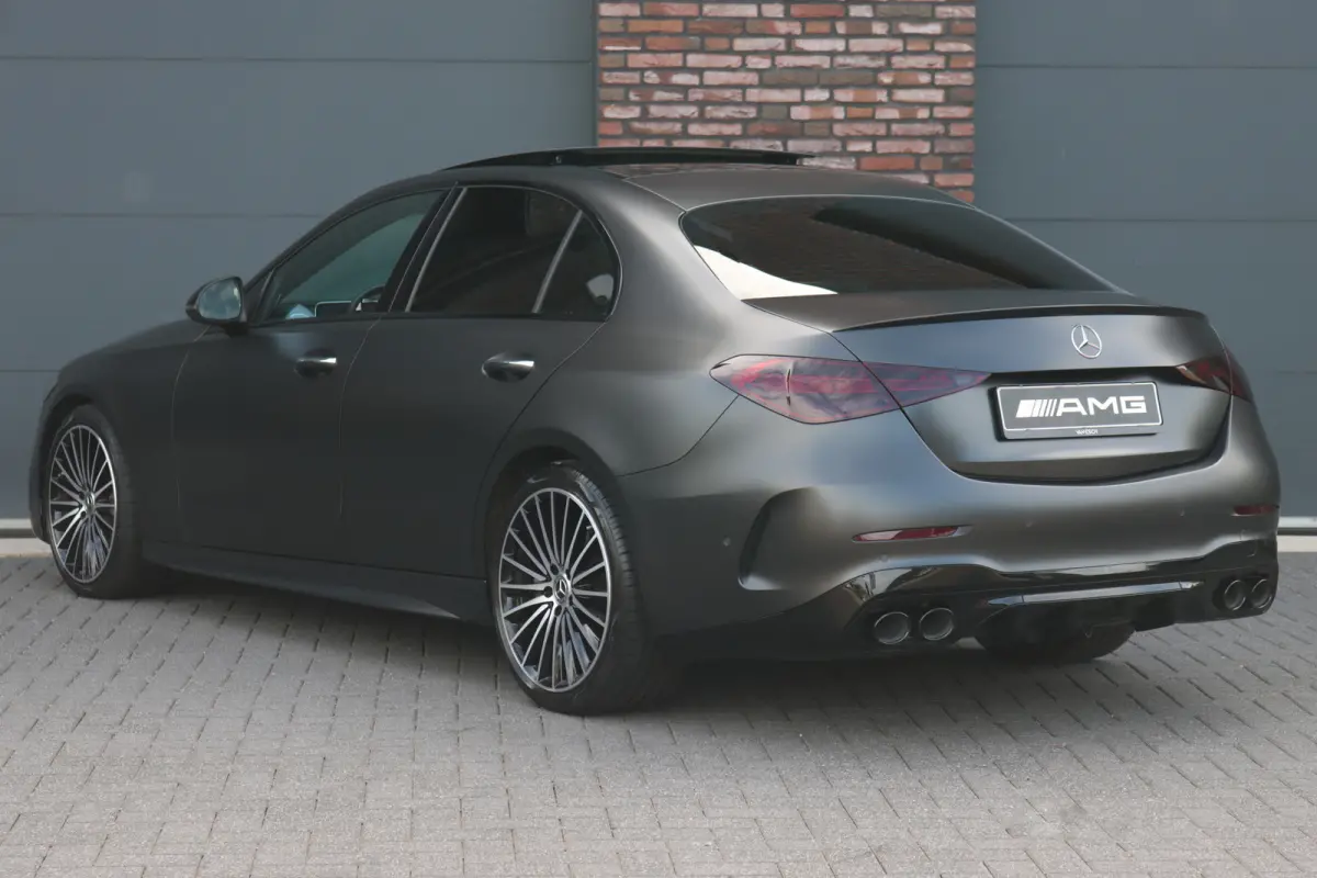 200 4MATIC Premium+ AMG Line | Distronic+ | Panoramadak | Burmester | Memory | Massage | Stoelventilatie | Surround Camara | Trekhaak | Digital Light | Keyless Go |