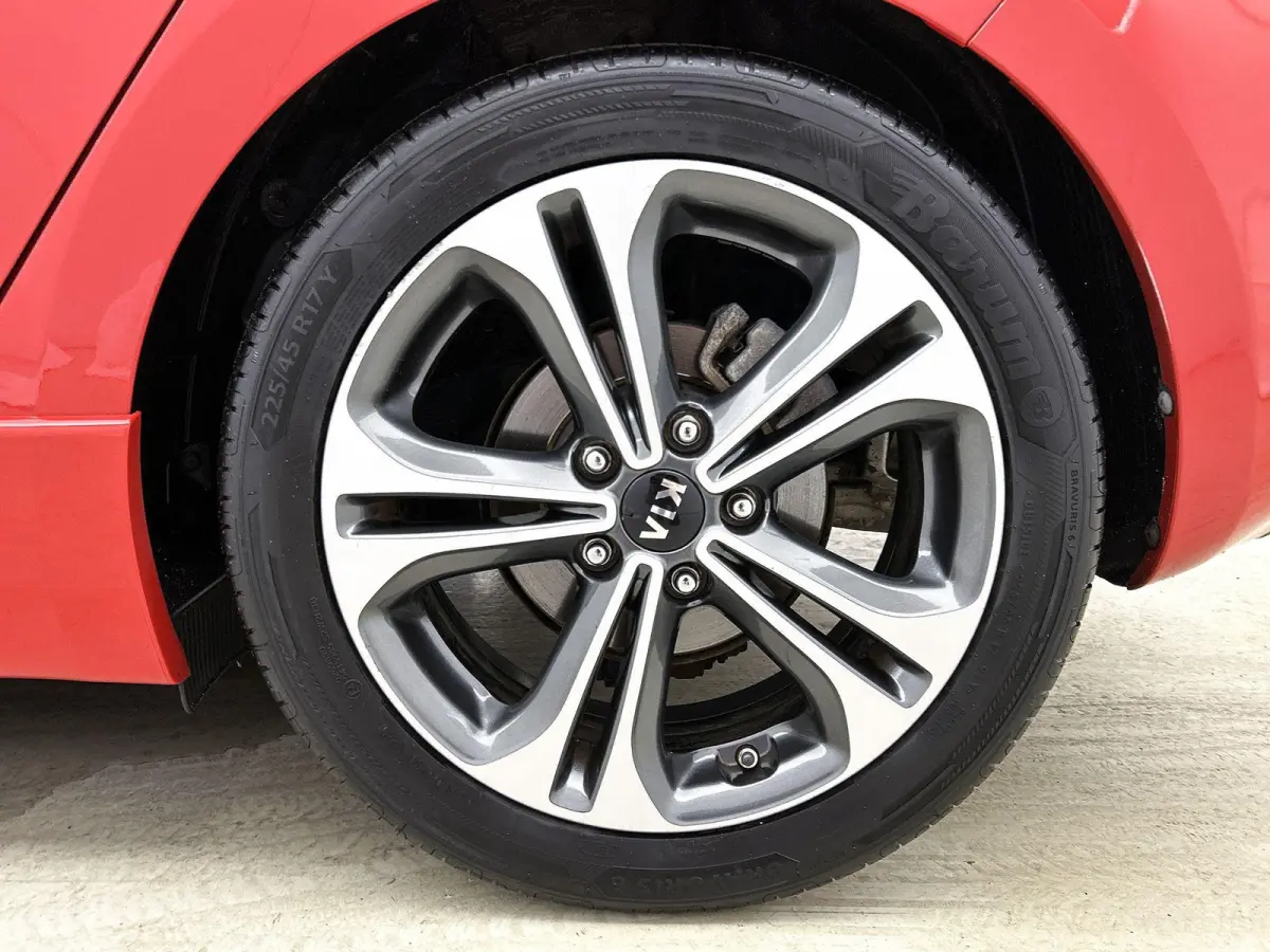 cee'd 1.0 T-GDi GT-Line | Keyless | Parkeer sensoren | Stoel/Stuur verwarming | Navigatie | Camera | Cruise control | Climate control | DAB |